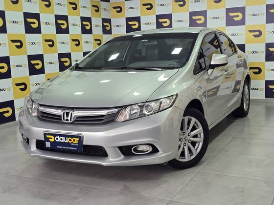 HONDA CIVIC 1.8 LXS 16V FLEX 4P AUTOMÁTICO HONDA CIVIC 1.8 LXS 16V FLEX 4P AUTOMÁTICO